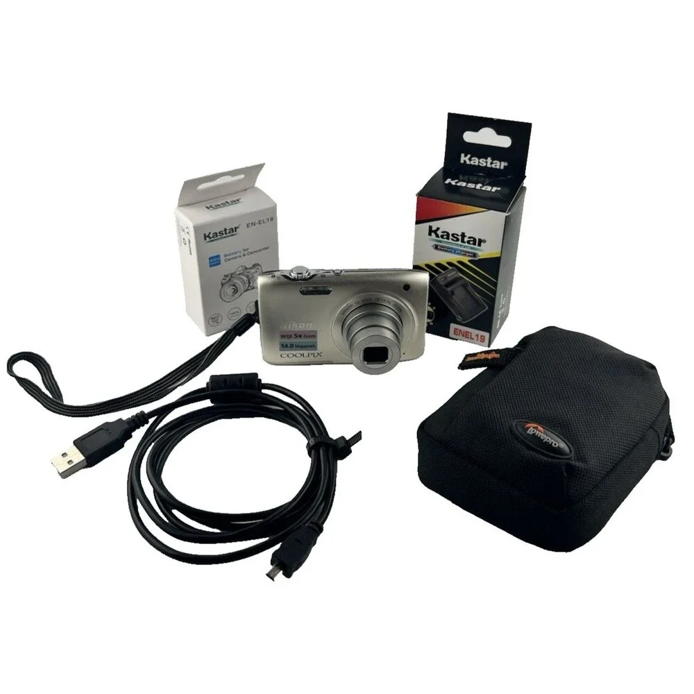 Nikon Coolpix S3100 Digital Camera Silver 14.0MP 5x Optical Zoom Bundle